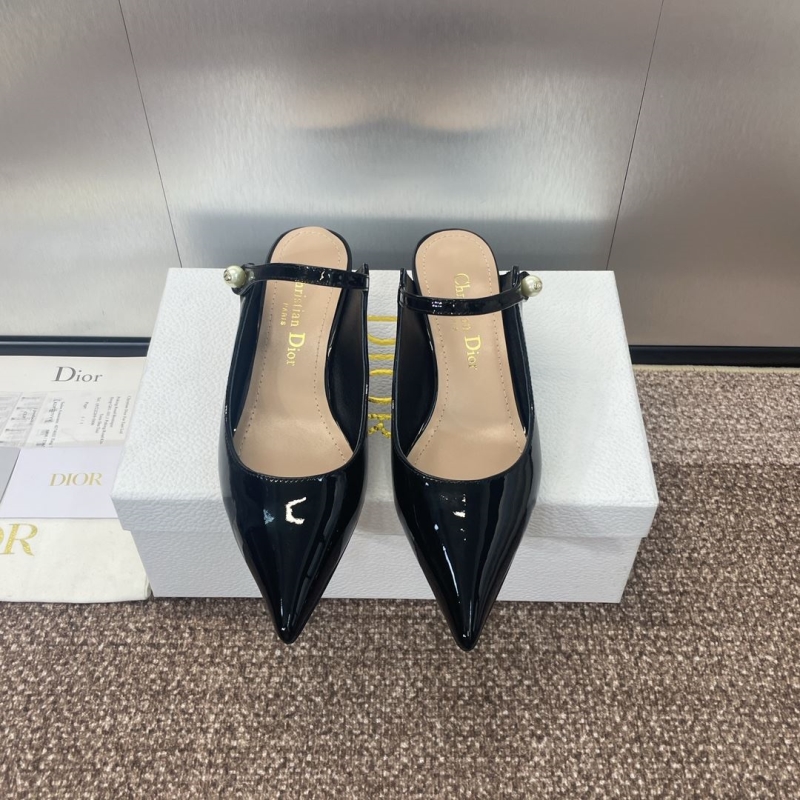 ch**an D*or slippers